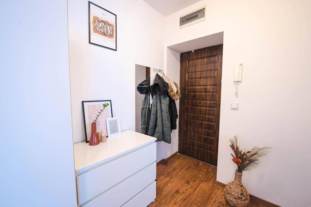Home Studio Z Ogrodkiem I Altana Cracovie Extérieur photo